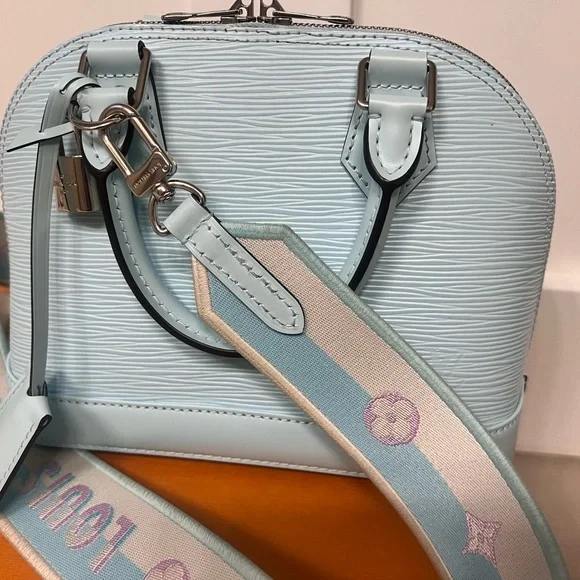 Louis Vuitton Alma BB - Picture 10 of 16